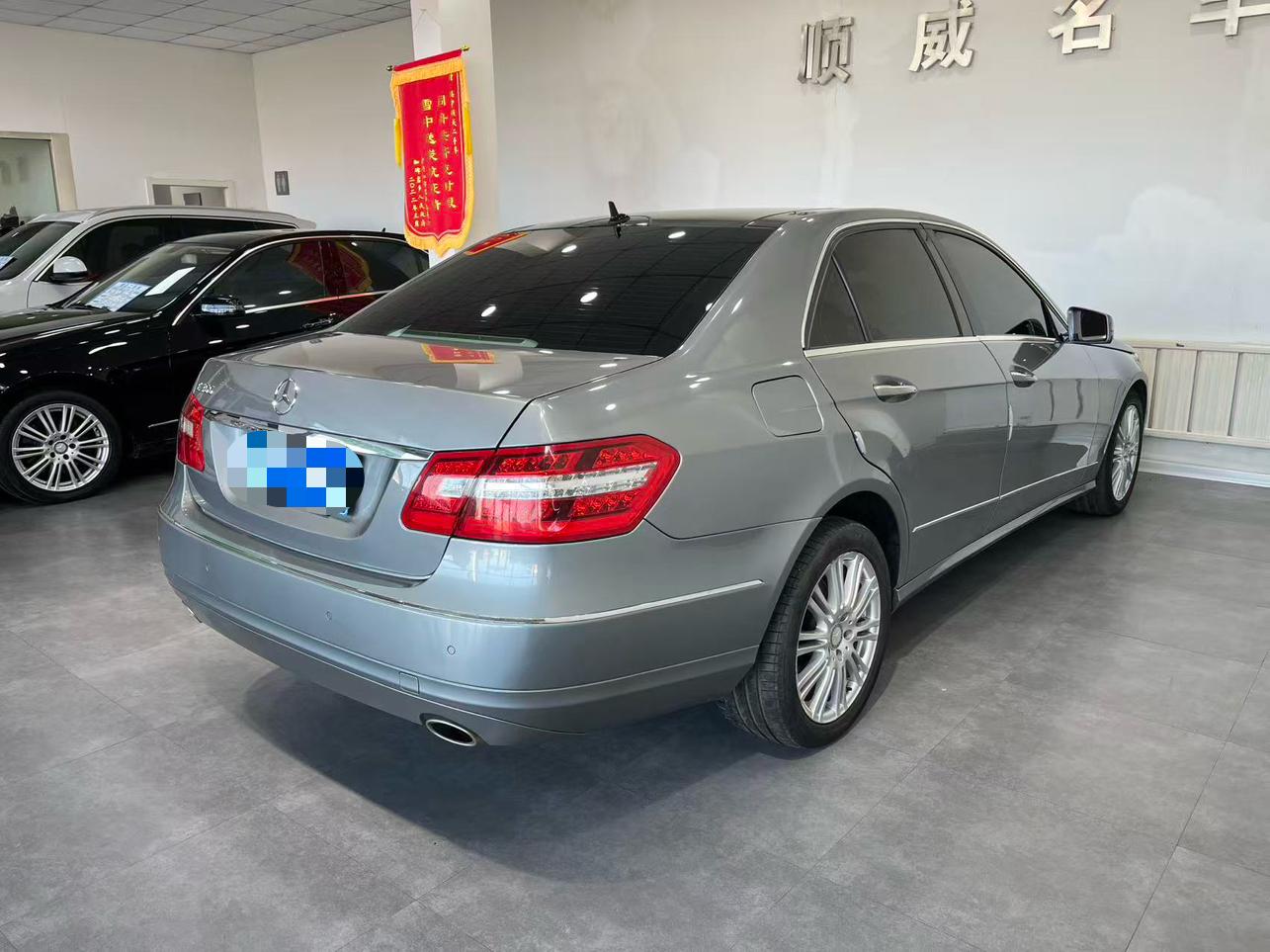 Mercedes-Benz E-Class 2009 thumb 4