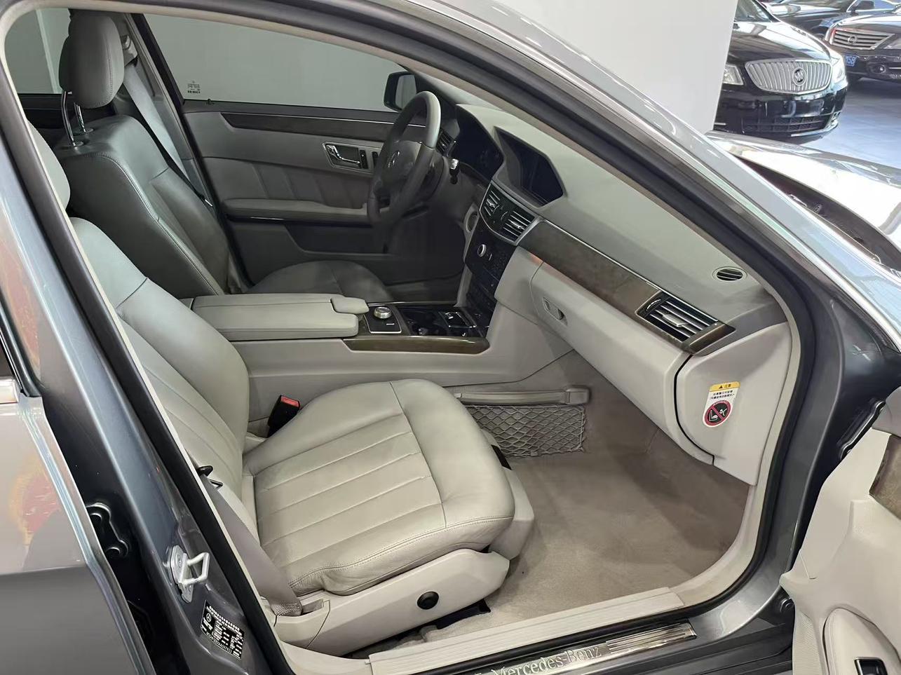 Mercedes-Benz E-Class 2009 thumb 6