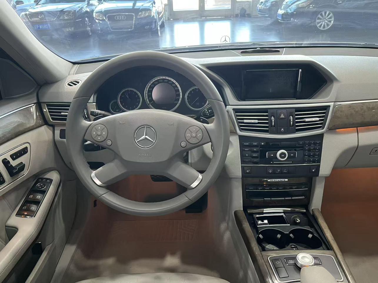 Mercedes-Benz E-Class 2009 thumb 9