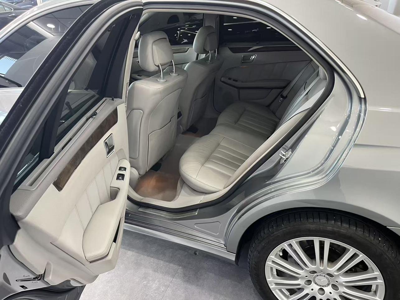 Mercedes-Benz E-Class 2009 thumb 11