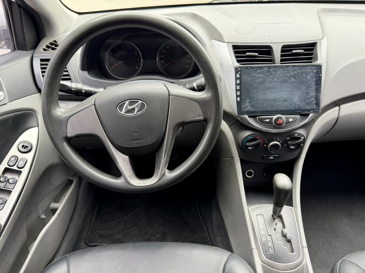 Hyundai Solaris 2015 thumb 5