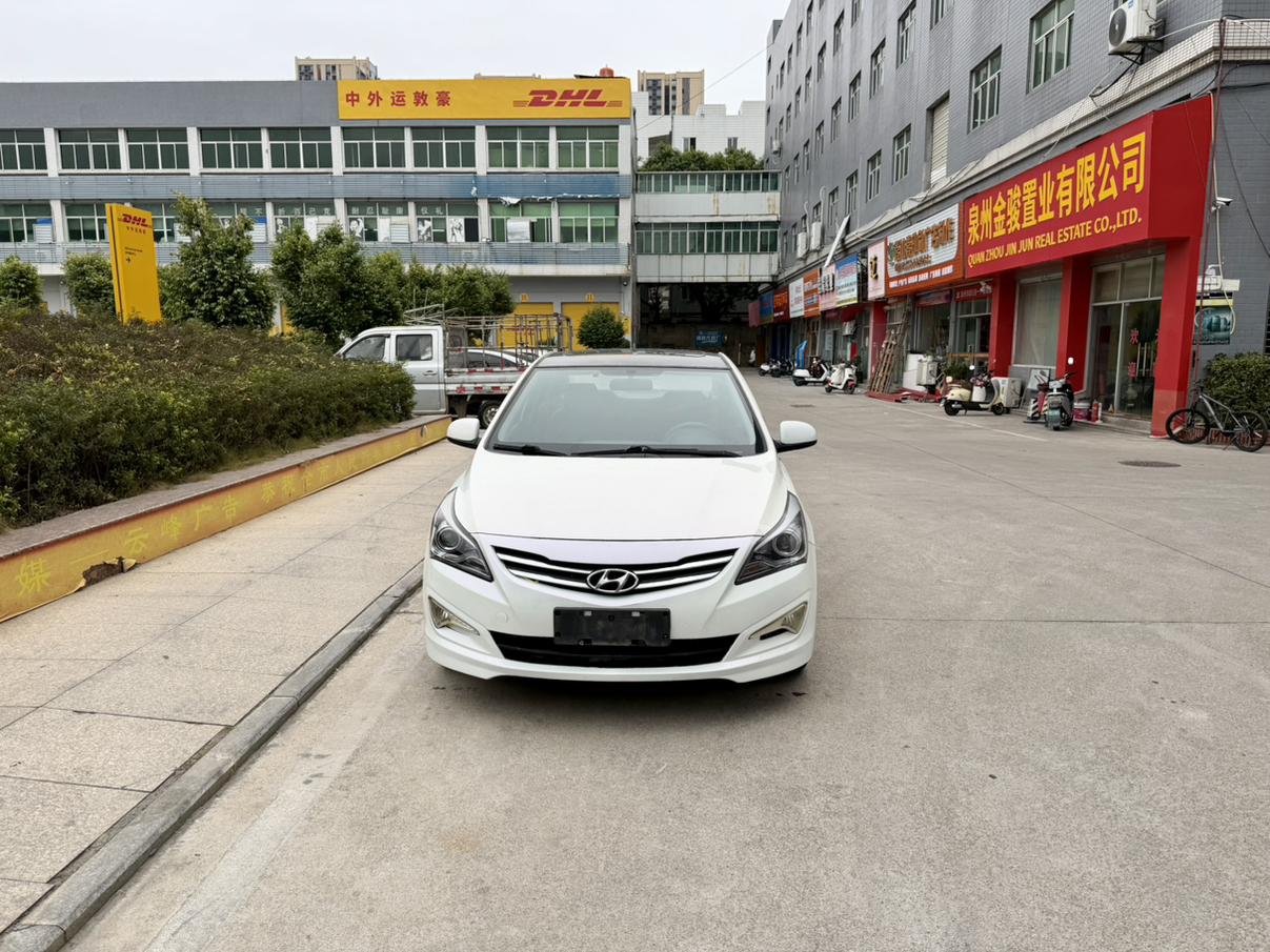 Hyundai Solaris 2015 thumb 9