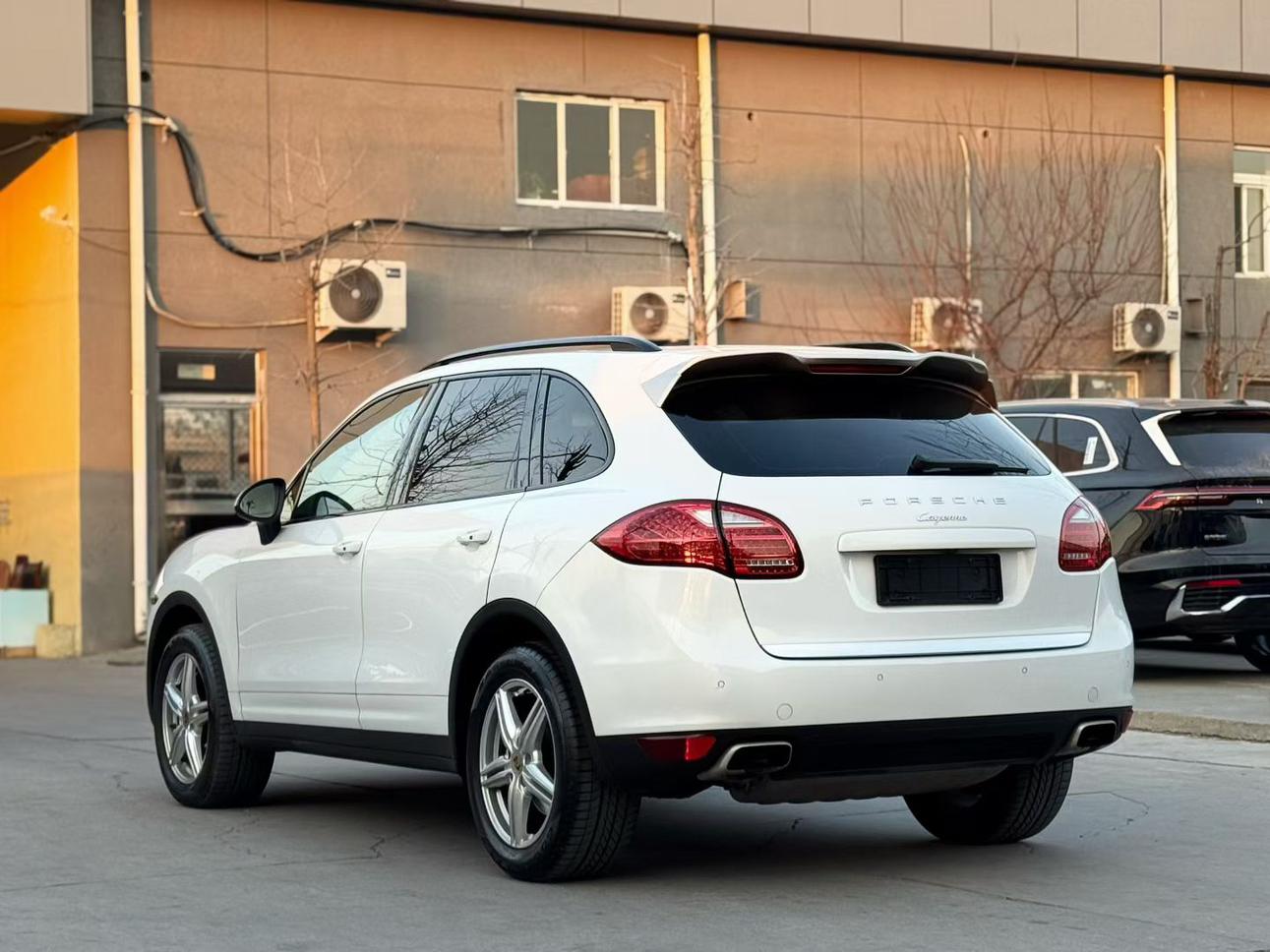 Porsche Cayenne 2014 thumb 2