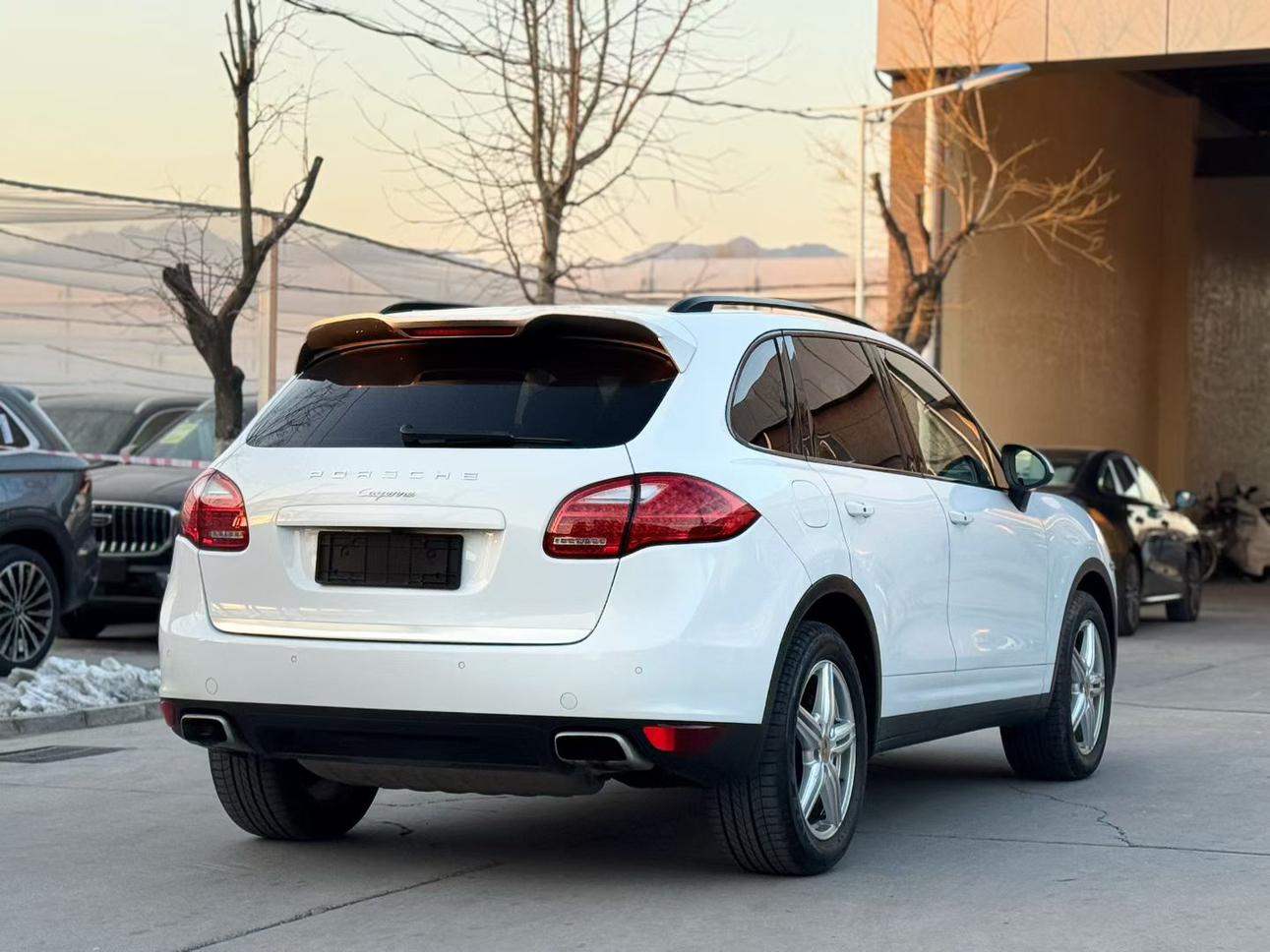 Porsche Cayenne 2014 thumb 4
