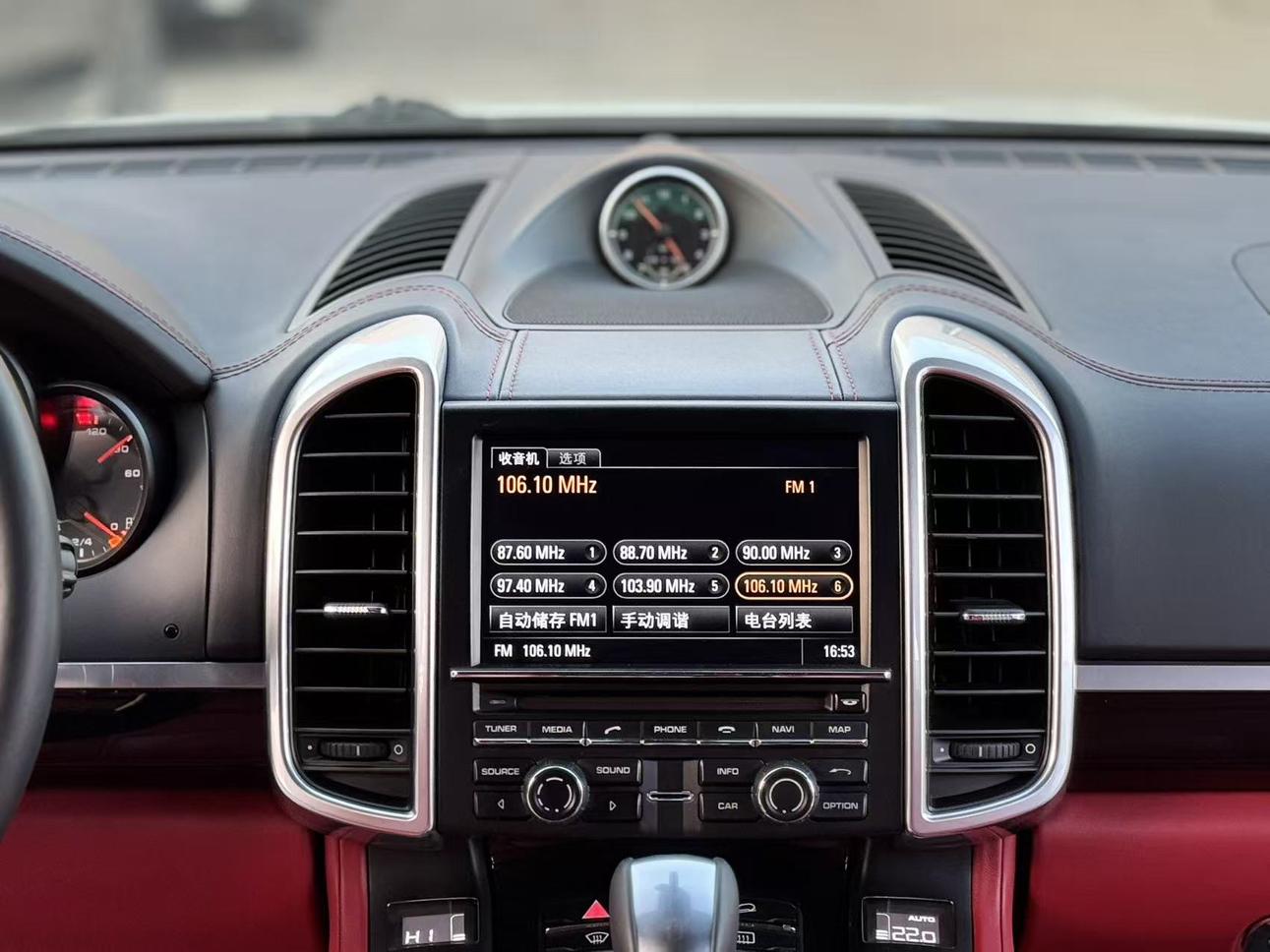 Porsche Cayenne 2014 thumb 6