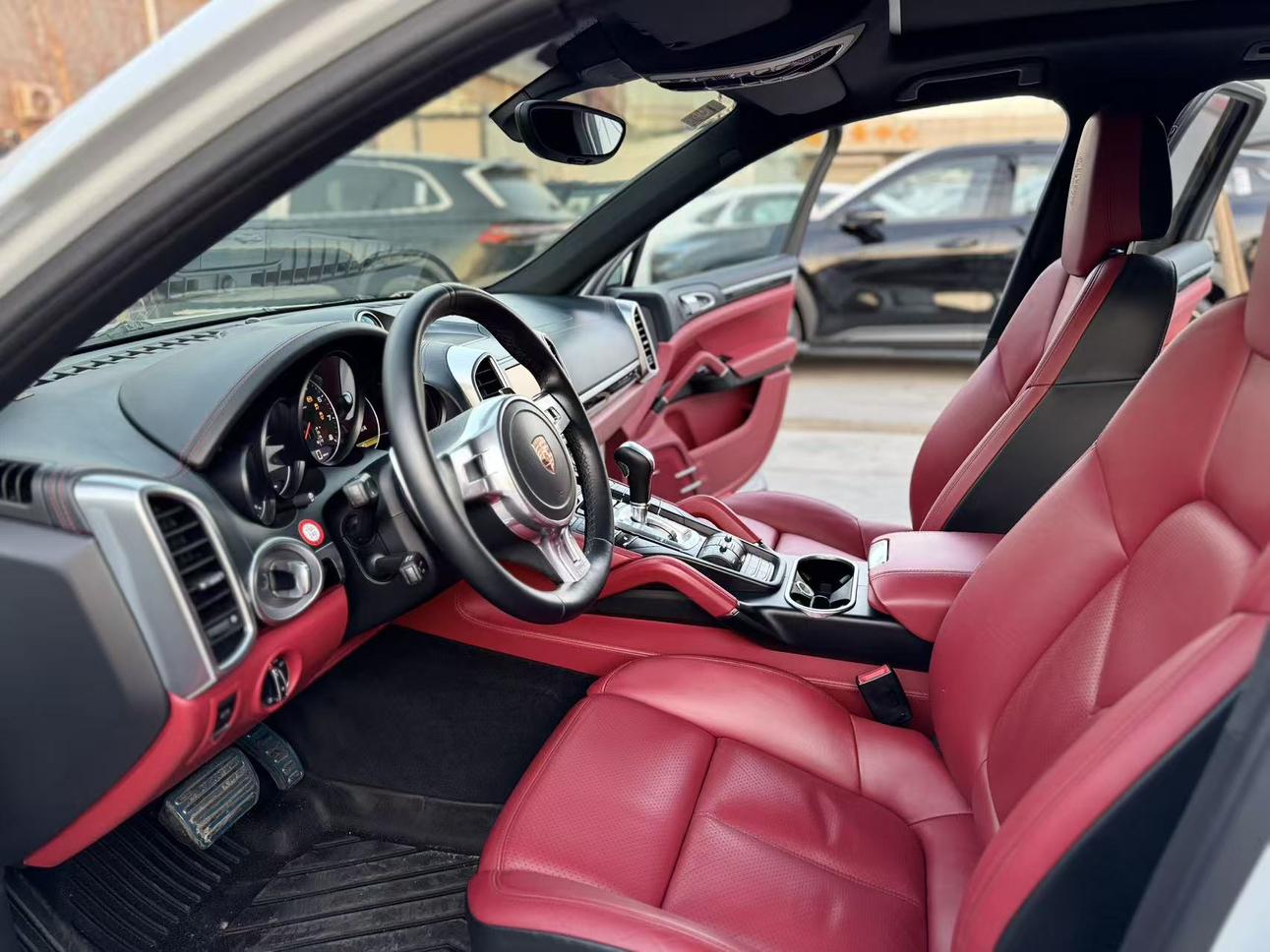 Porsche Cayenne 2014 thumb 10