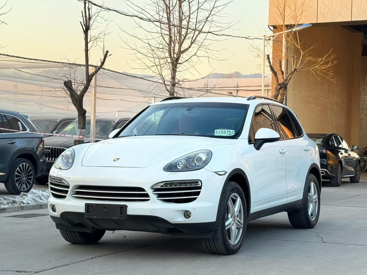 Porsche Cayenne 2014 thumb 12