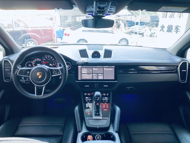 Porsche Cayenne 2019 thumb 10