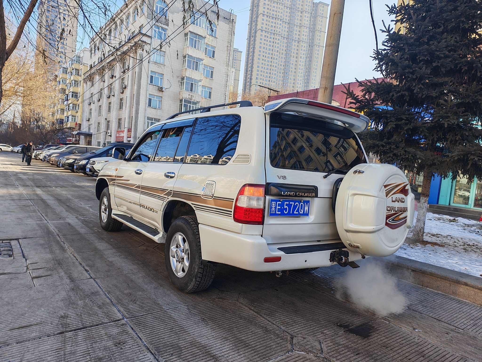 Toyota Land Cruiser 2002 thumb 2
