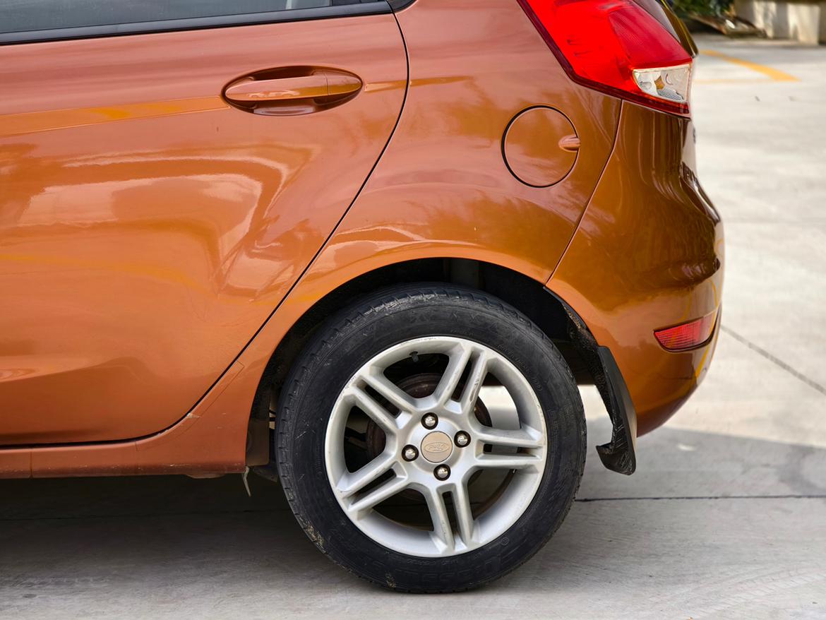 Ford Fiesta 2014 thumb 9
