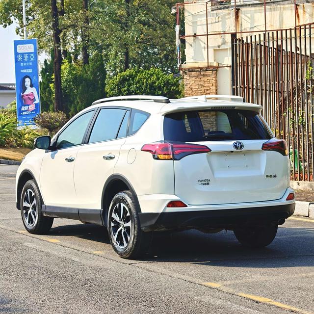 Toyota RAV4 2019 thumb 6