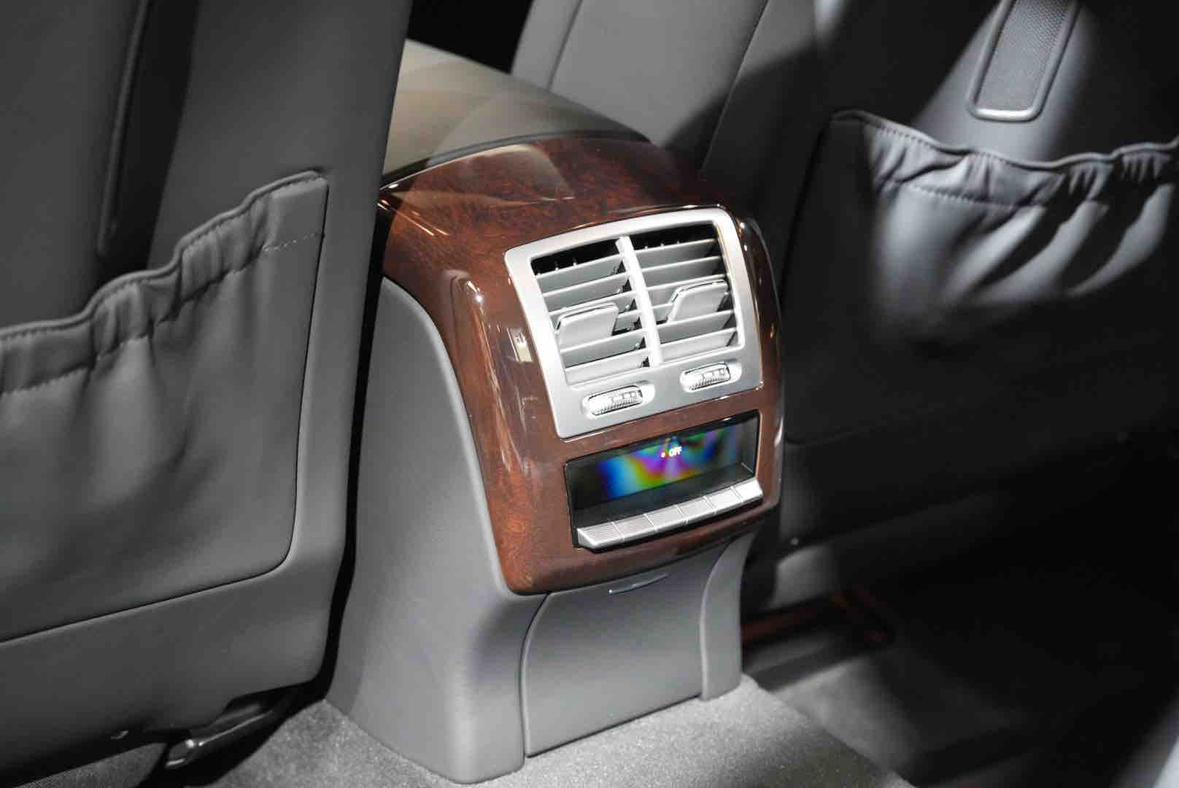 Mercedes-Benz S-Class 2012 thumb 11