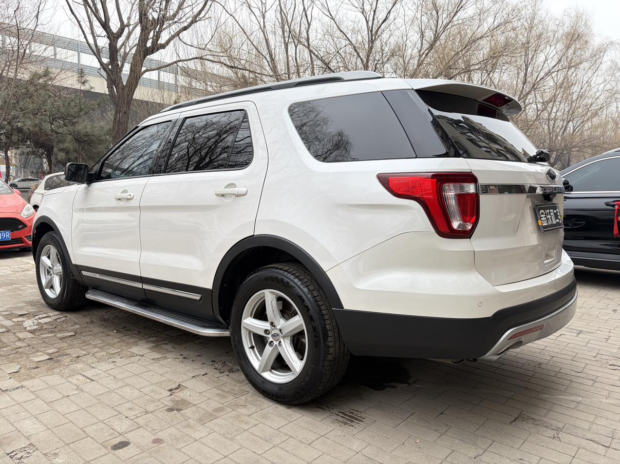 Ford Explorer 2017 thumb 2