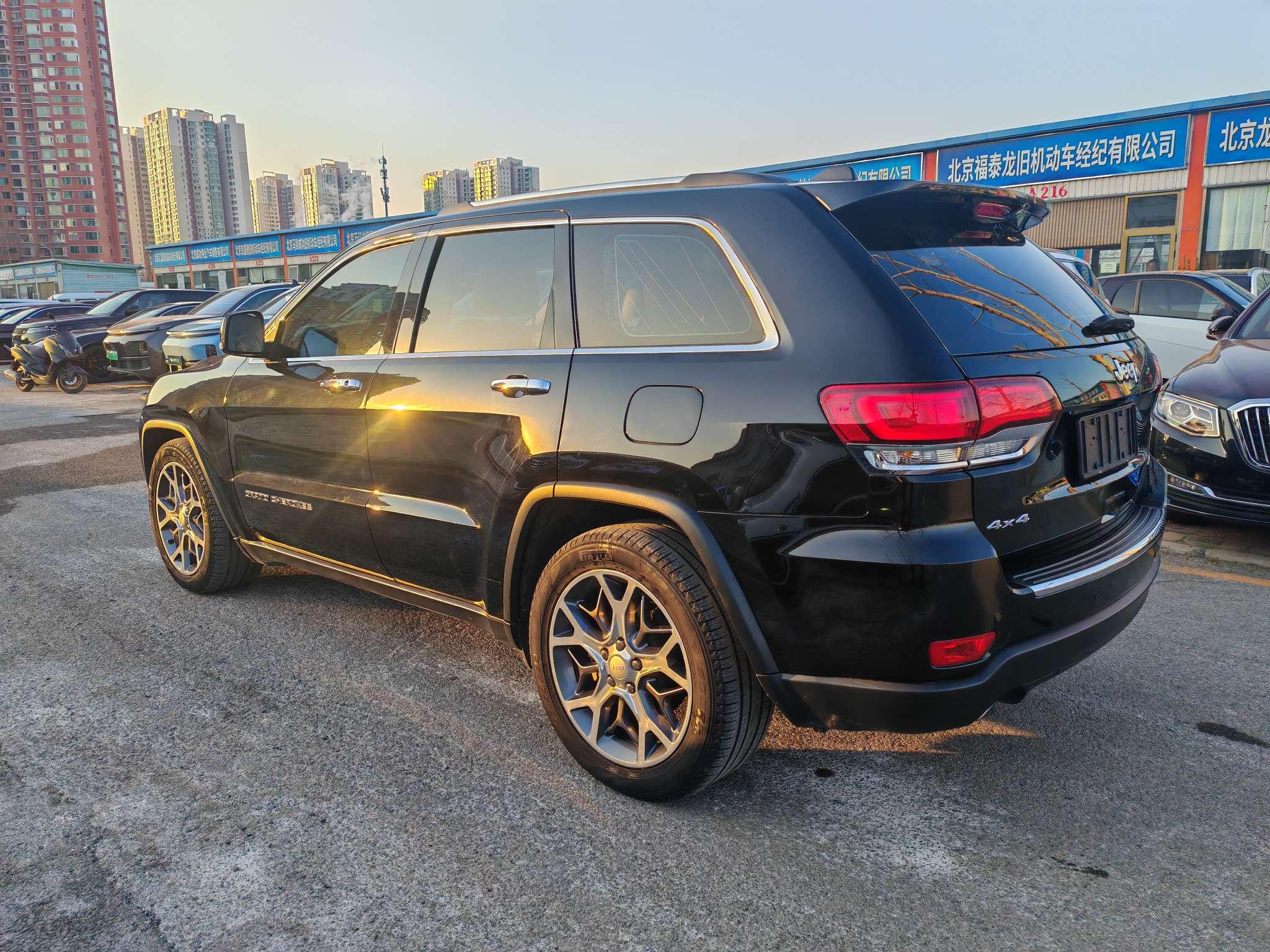Jeep Grand Cherokee 2021 thumb 10