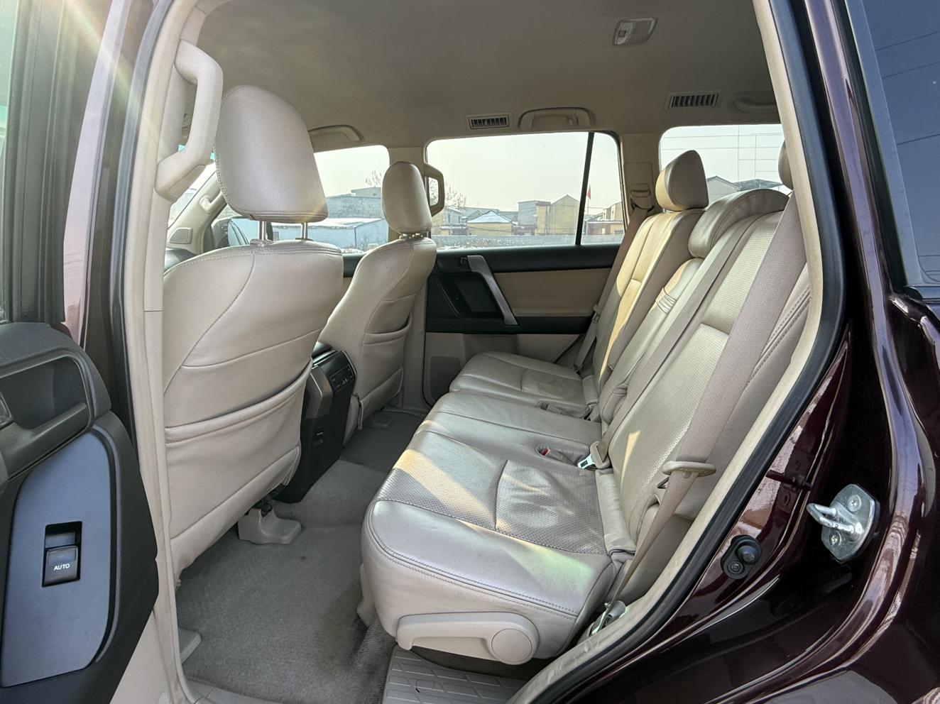 Toyota Land Cruiser Prado 2013 thumb 7