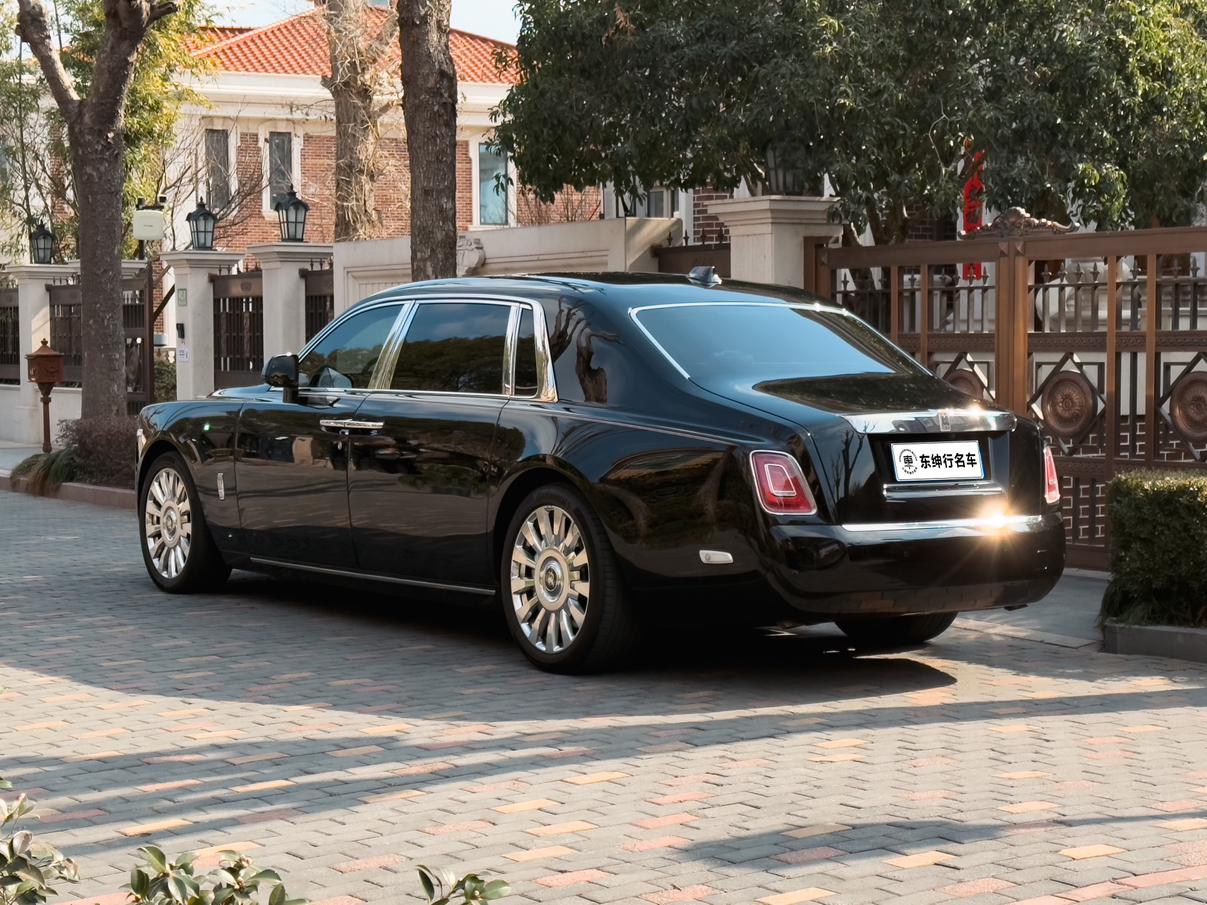 Rolls-Royce Phantom 2020 thumb 2