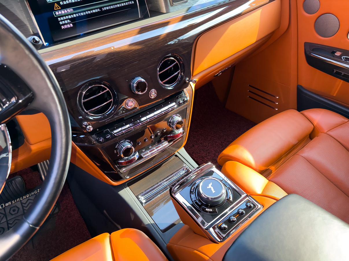 Rolls-Royce Phantom 2020 thumb 5
