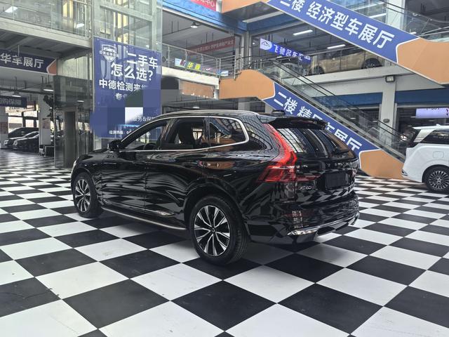 Volvo XC60 2023 thumb 2