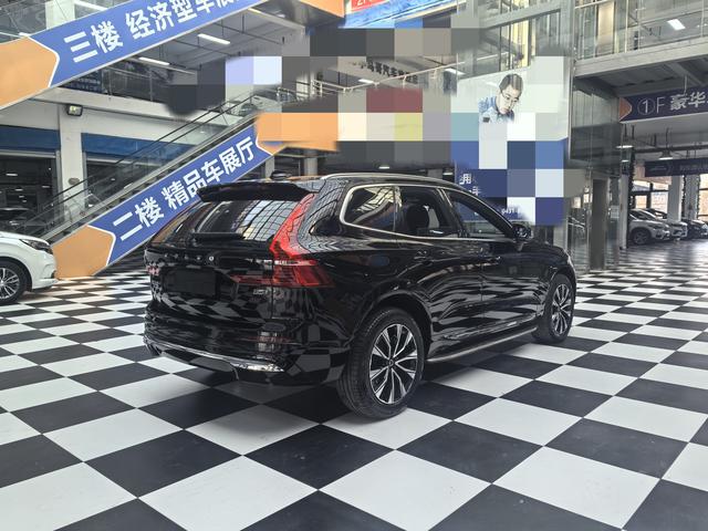 Volvo XC60 2023 thumb 4