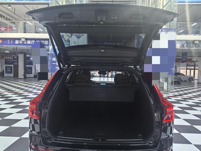 Volvo XC60 2023 thumb 5
