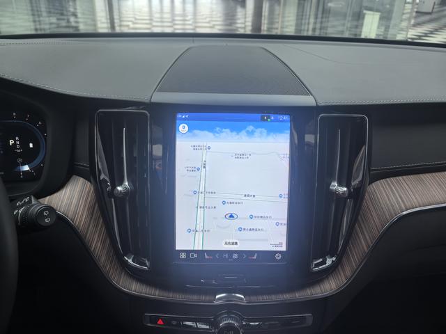 Volvo XC60 2023 thumb 9