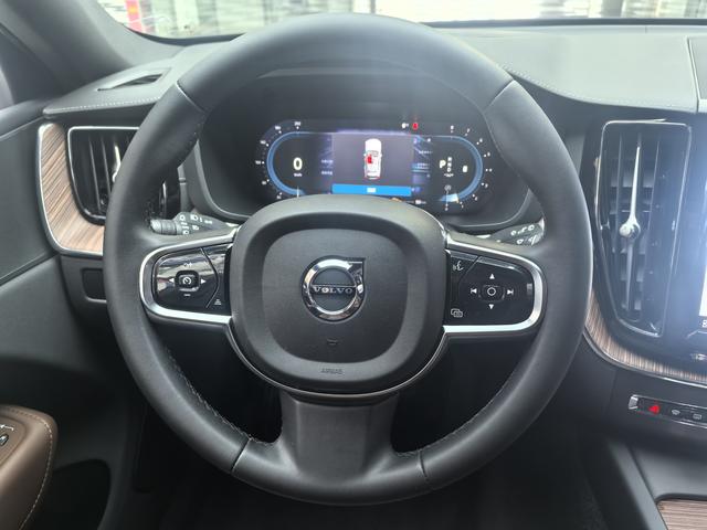 Volvo XC60 2023 thumb 10
