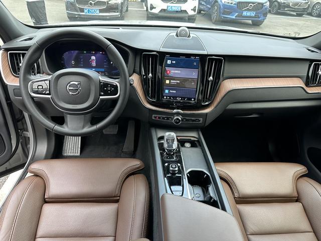 Volvo XC60 2024 thumb 4
