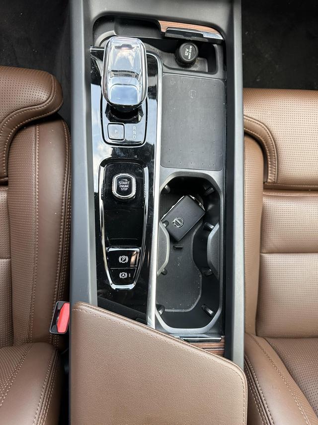 Volvo XC60 2024 thumb 5