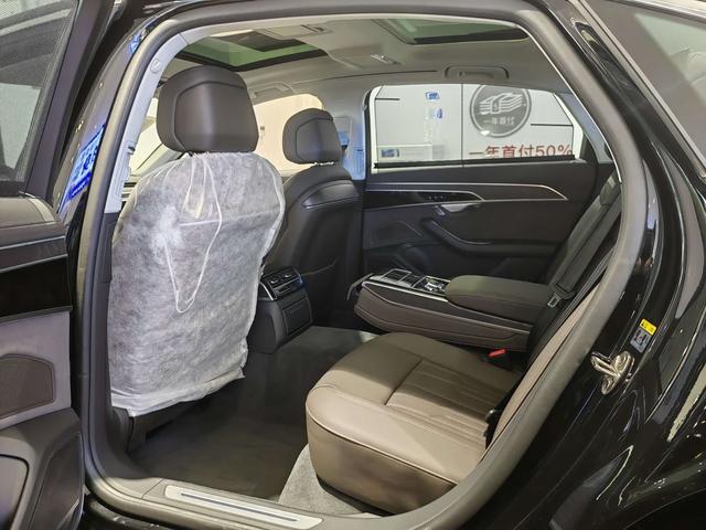 Audi A8 2025 thumb 2