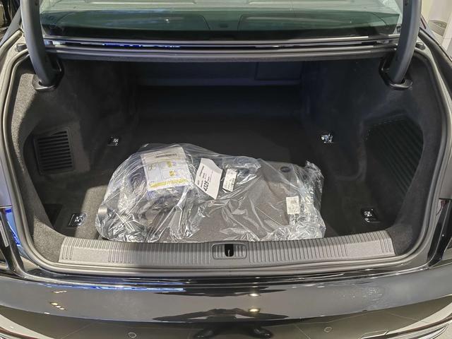 Audi A8 2025 thumb 3