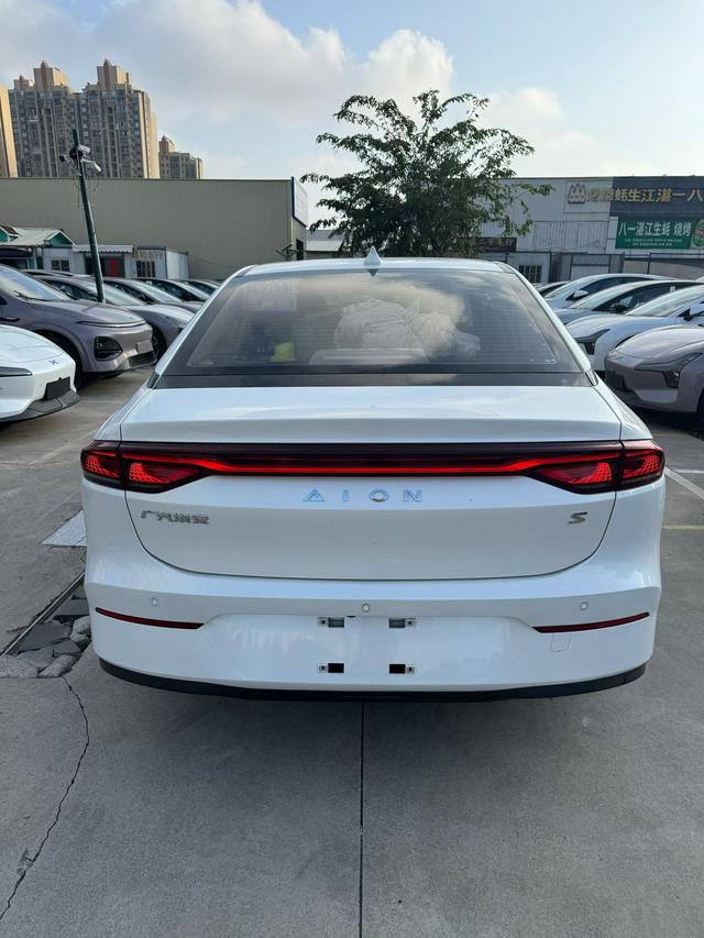 GAC Aion S 2022 thumb 3