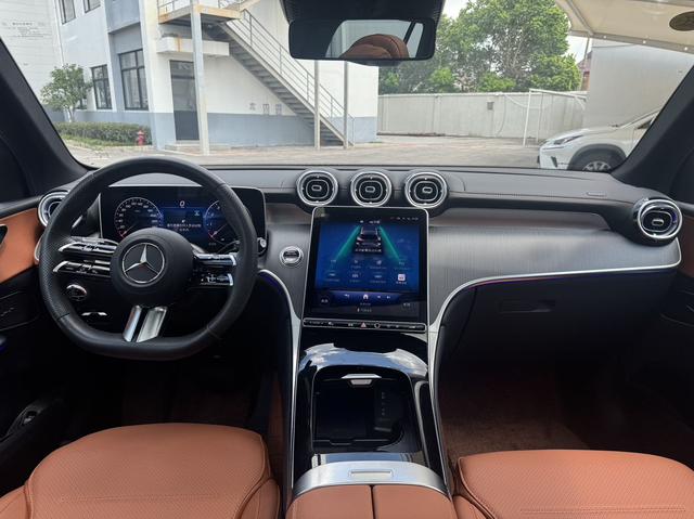 Mercedes-Benz GLC 2025 thumb 4