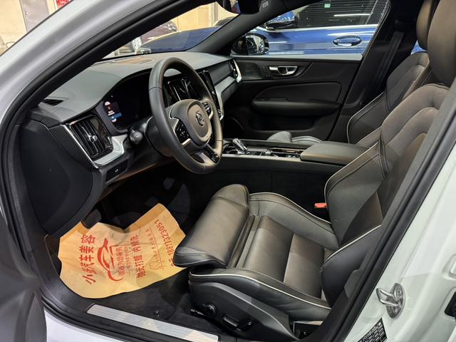 Volvo S60 2025 thumb 10
