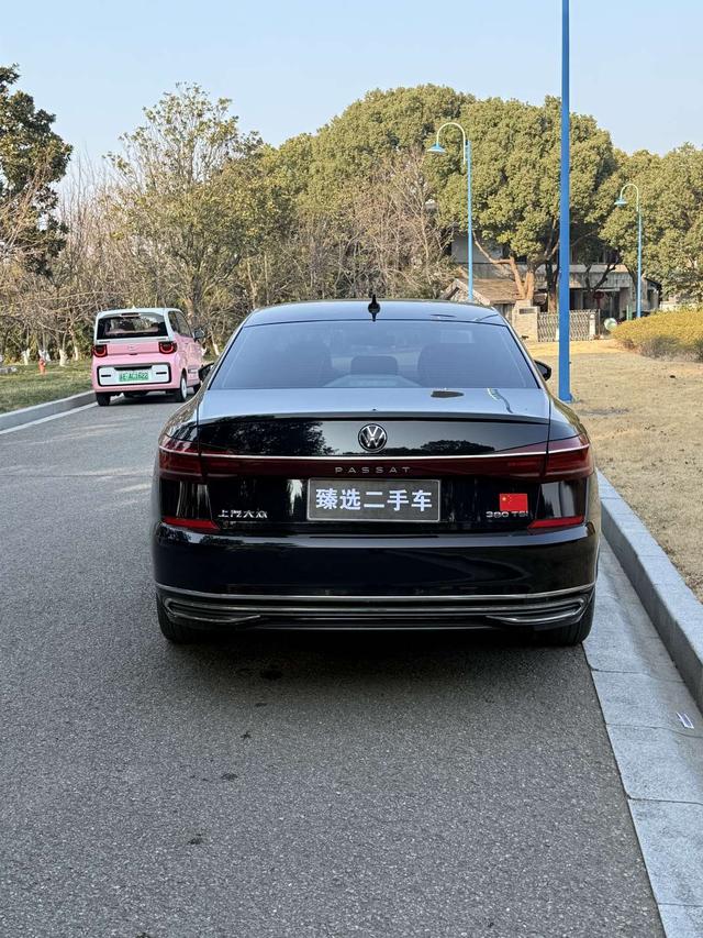 Volkswagen Passat 2022 thumb 2