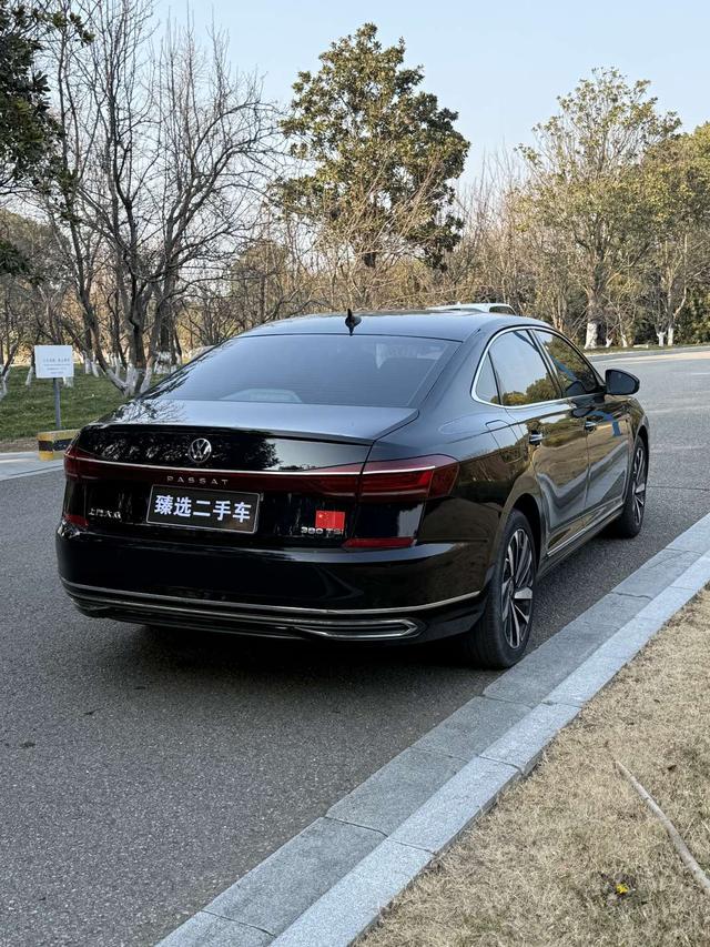 Volkswagen Passat 2022 thumb 3