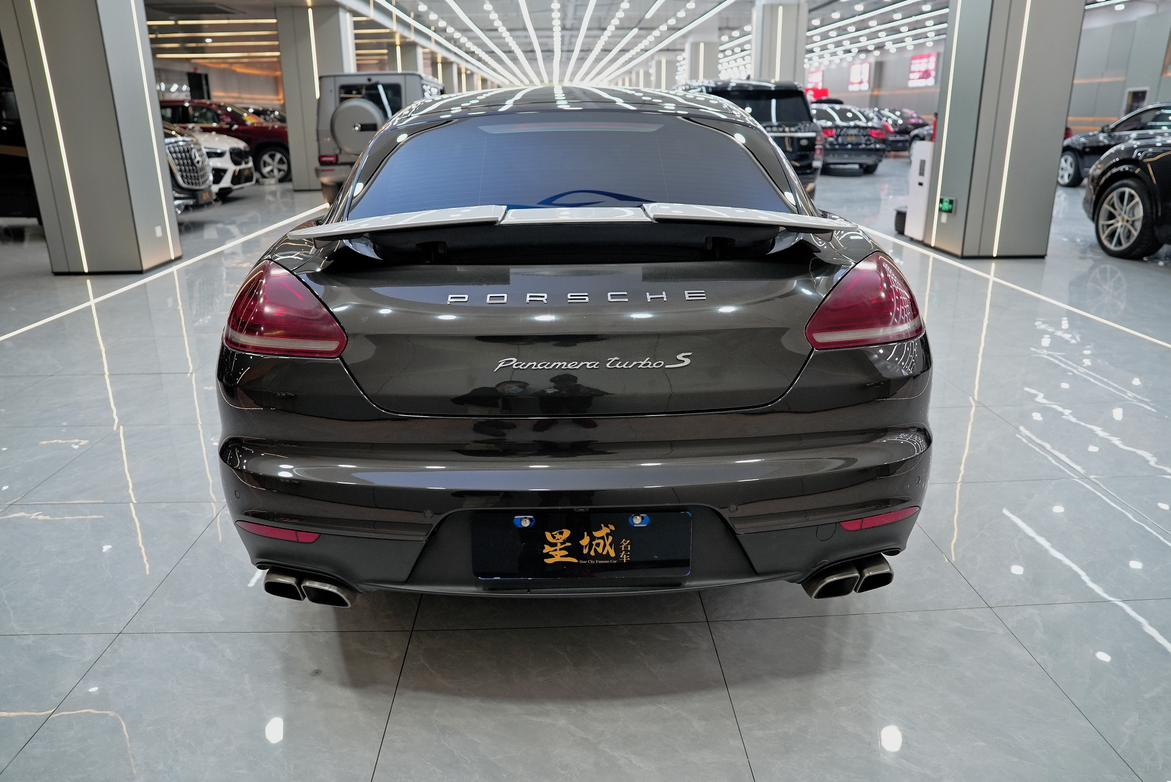 Porsche Panamera 2016 thumb 4