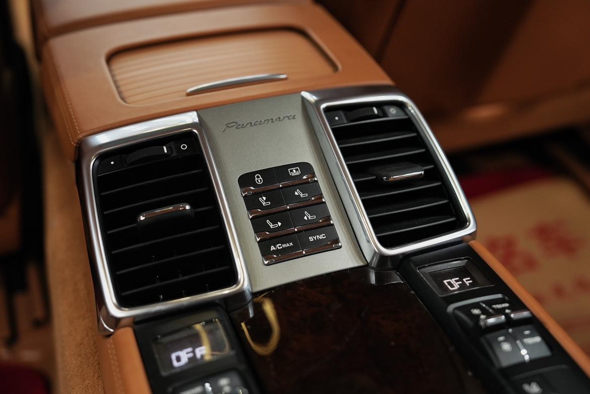 Porsche Panamera 2016 thumb 12