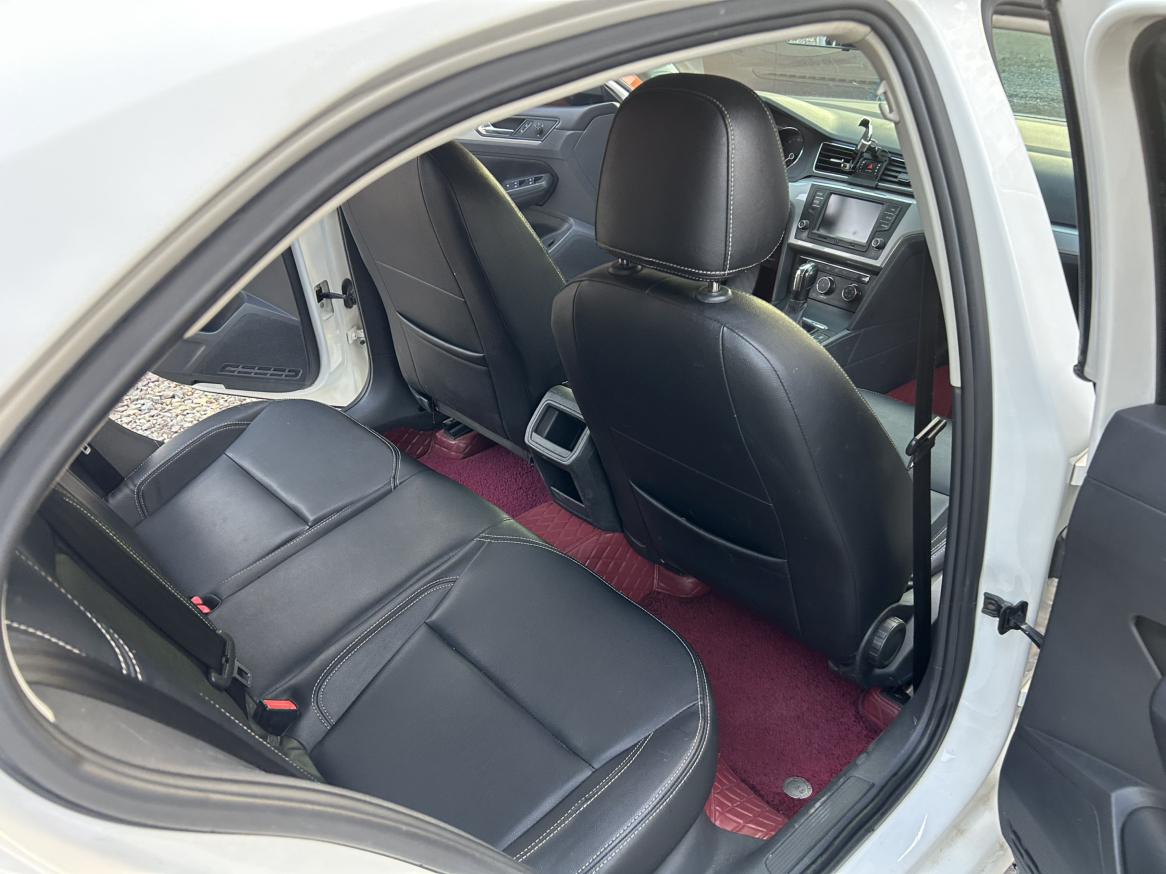 Volkswagen Lamando 2016 thumb 5