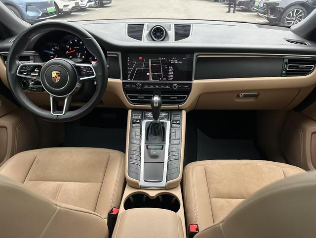 Porsche Macan 2021 thumb 4