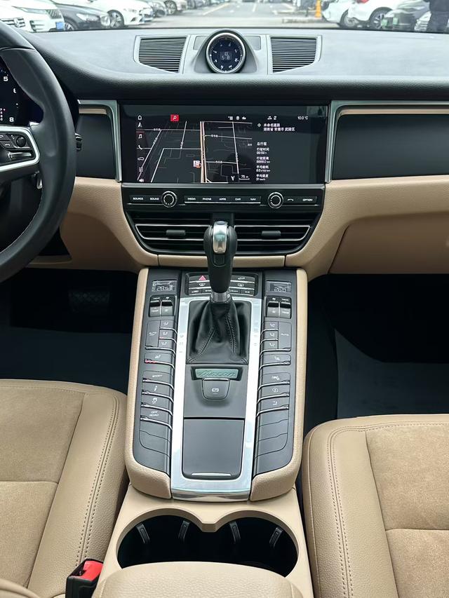 Porsche Macan 2021 thumb 5