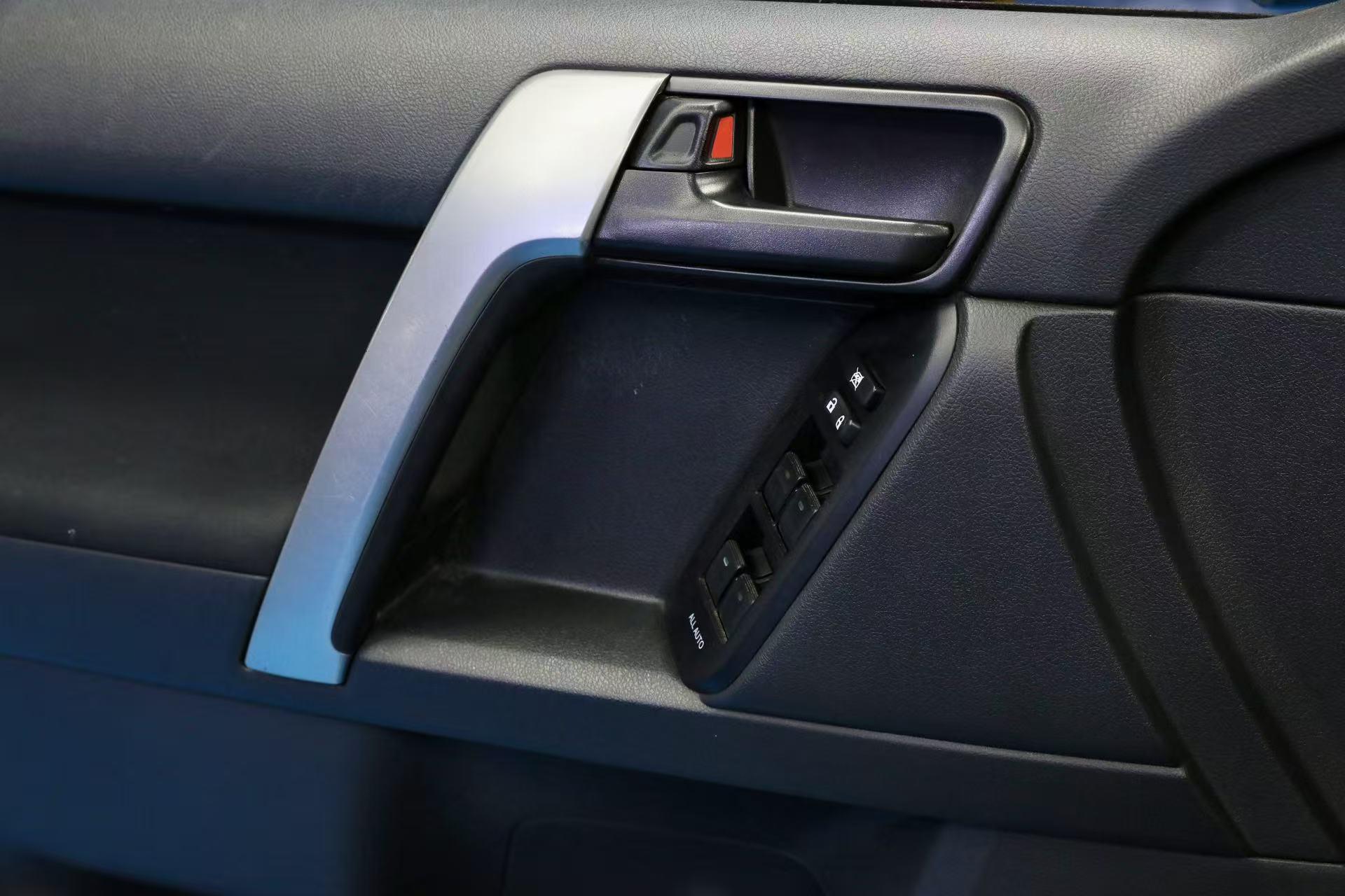 Toyota Land Cruiser Prado 2017 thumb 5