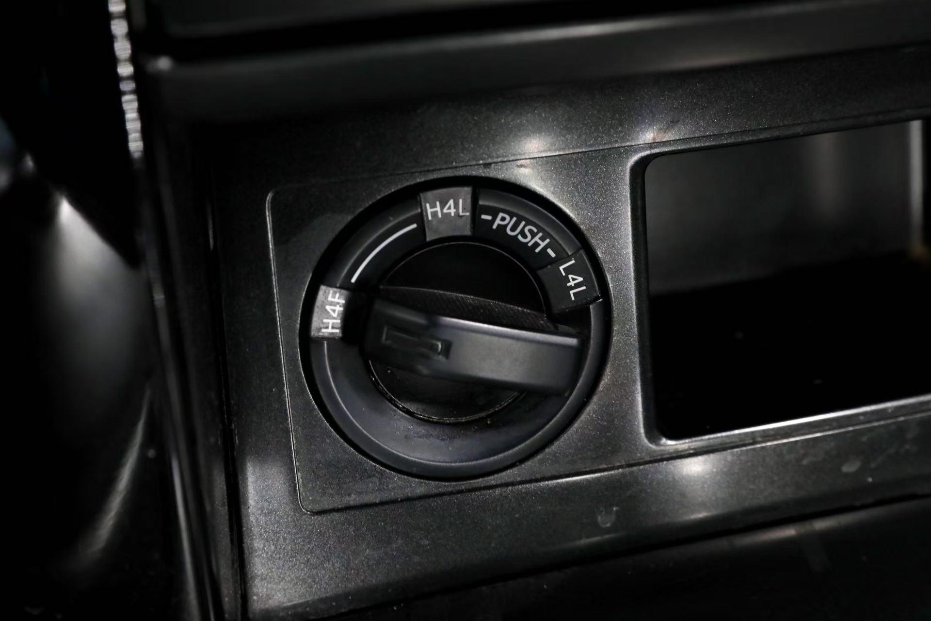 Toyota Land Cruiser Prado 2017 thumb 8
