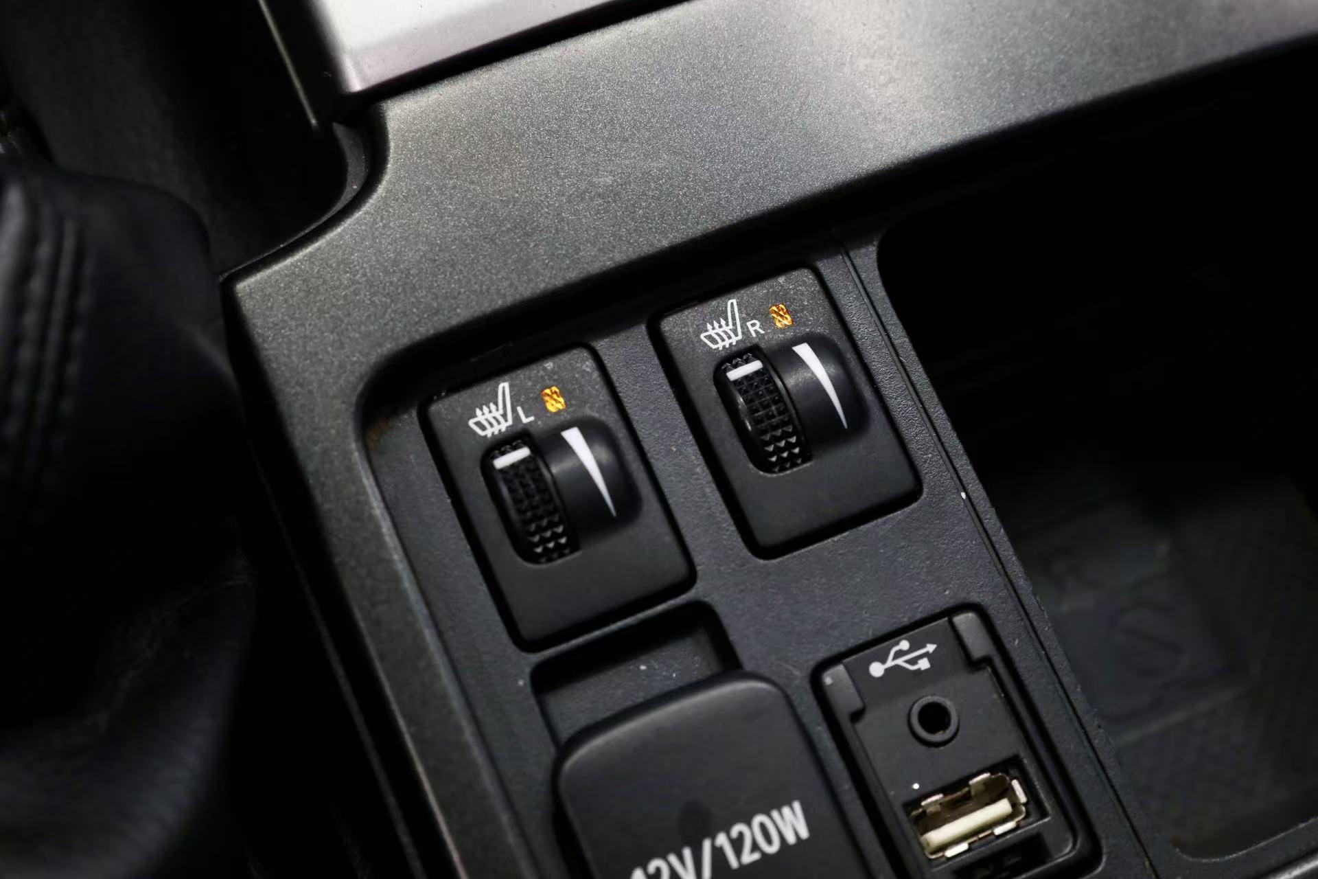 Toyota Land Cruiser Prado 2017 thumb 11