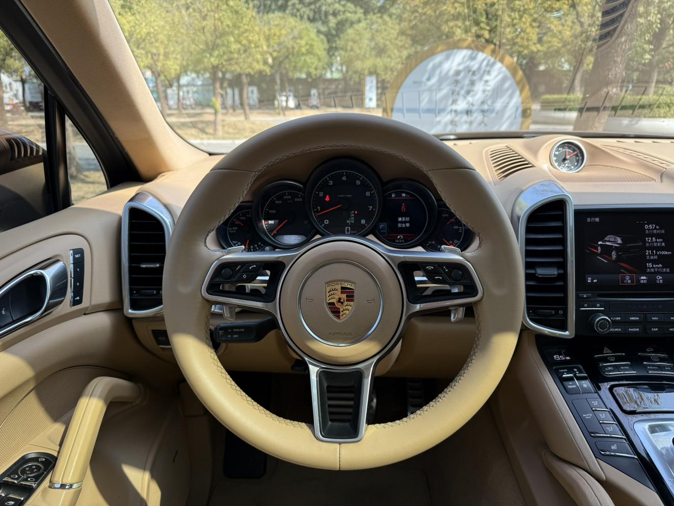 Porsche Cayenne 2016 thumb 11