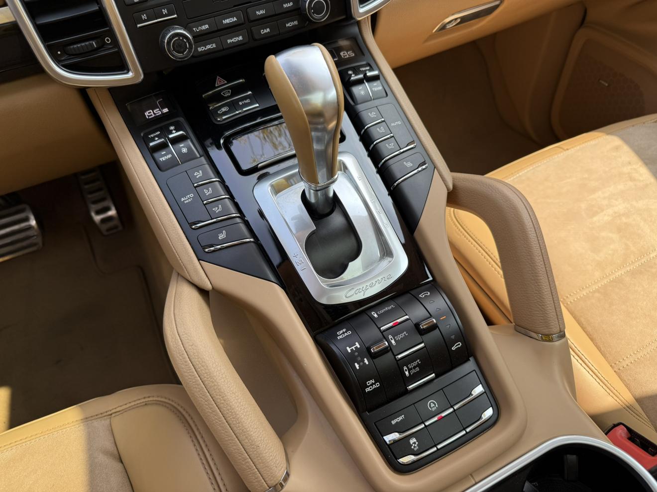 Porsche Cayenne 2016 thumb 12