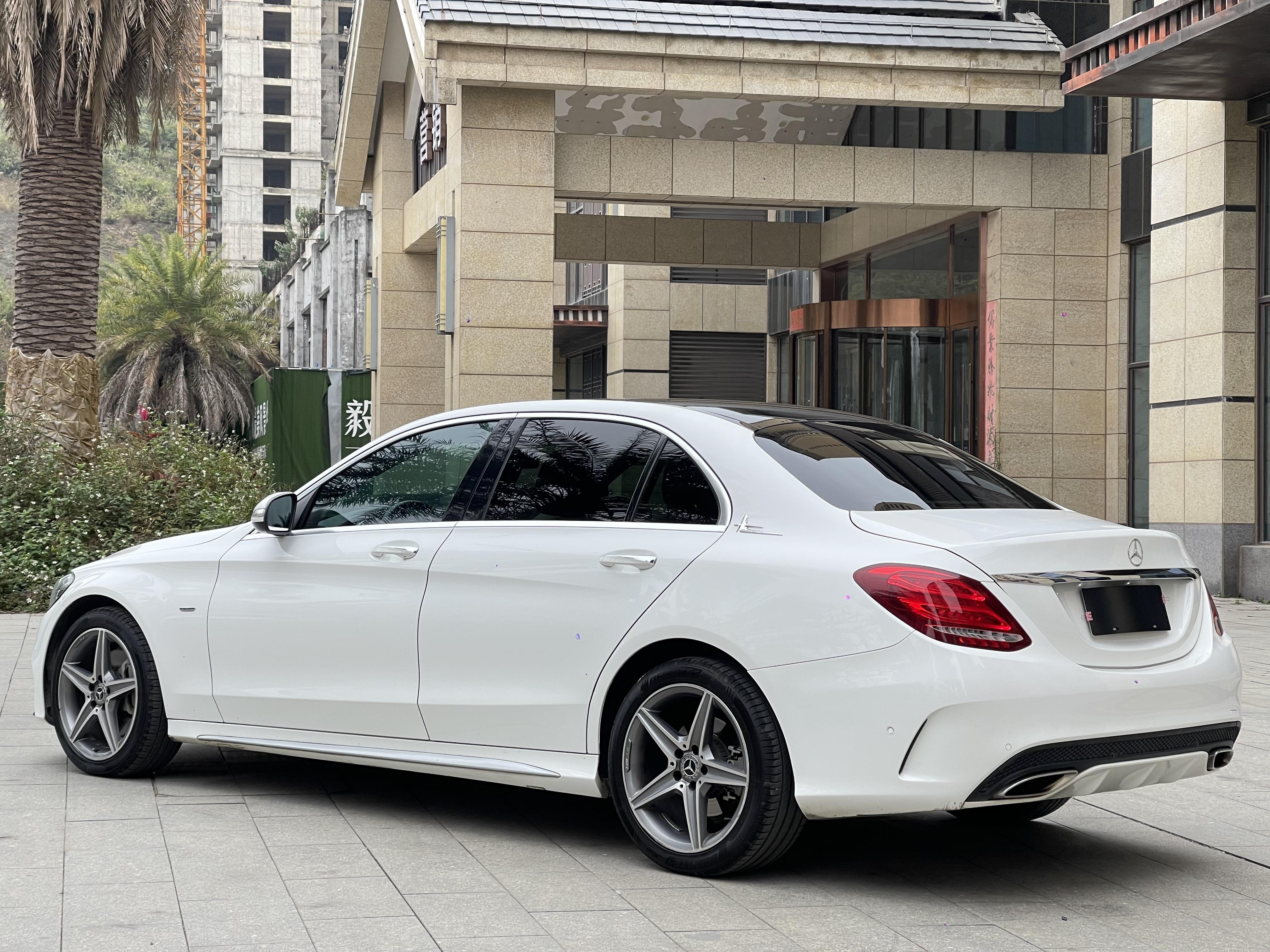 Mercedes-Benz C-Class 2018 thumb 3