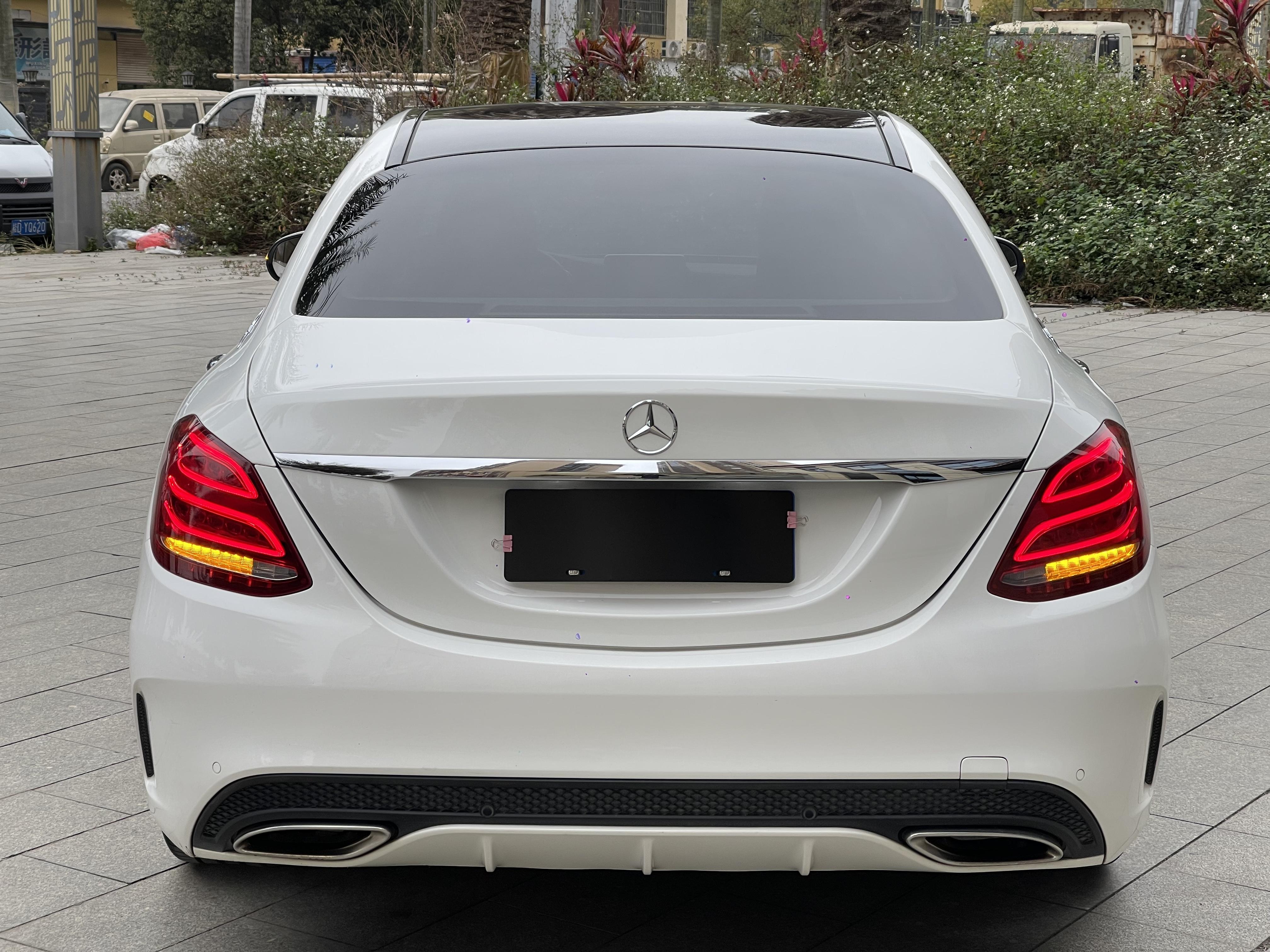 Mercedes-Benz C-Class 2018 thumb 4