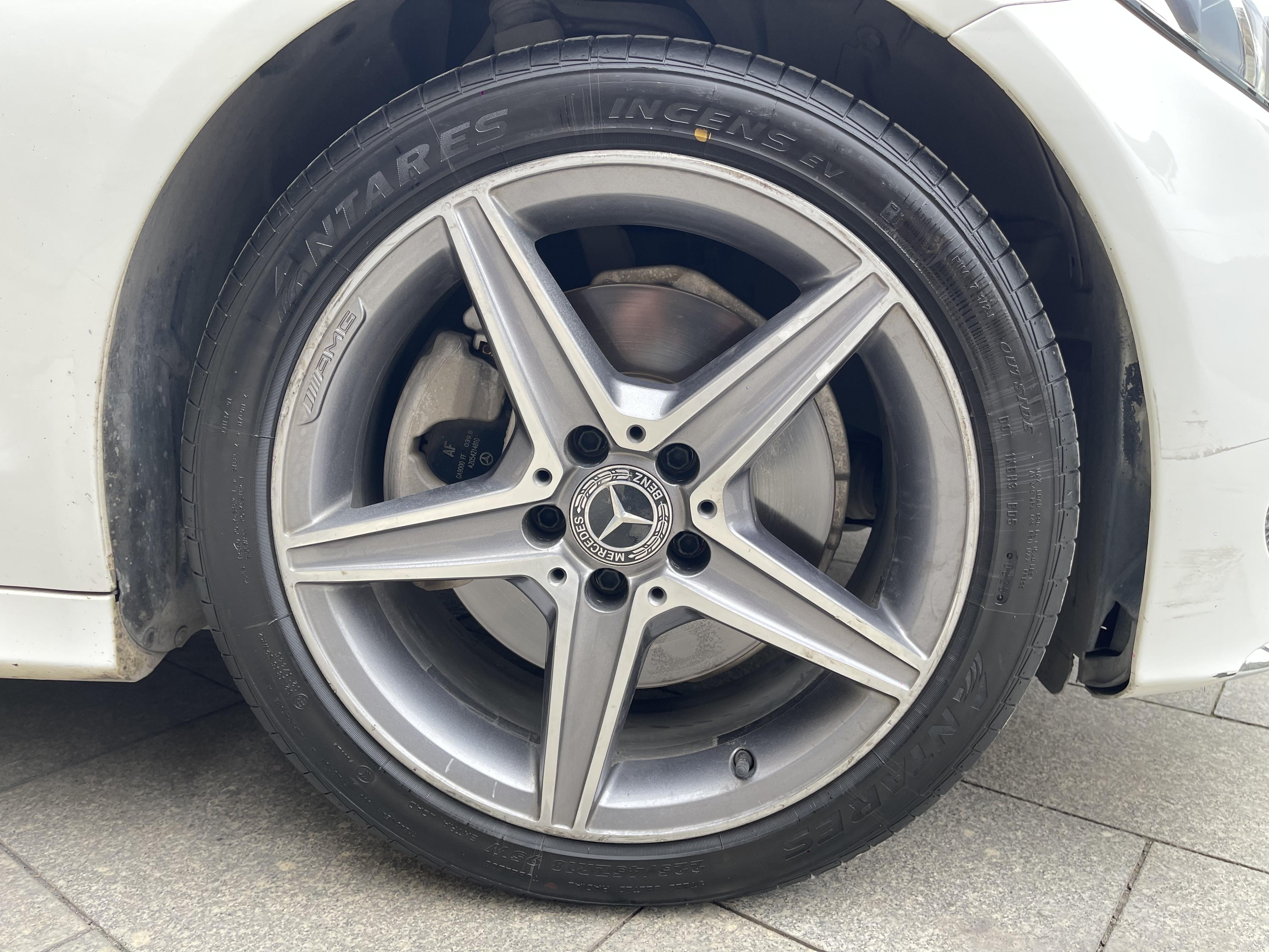 Mercedes-Benz C-Class 2018 thumb 6
