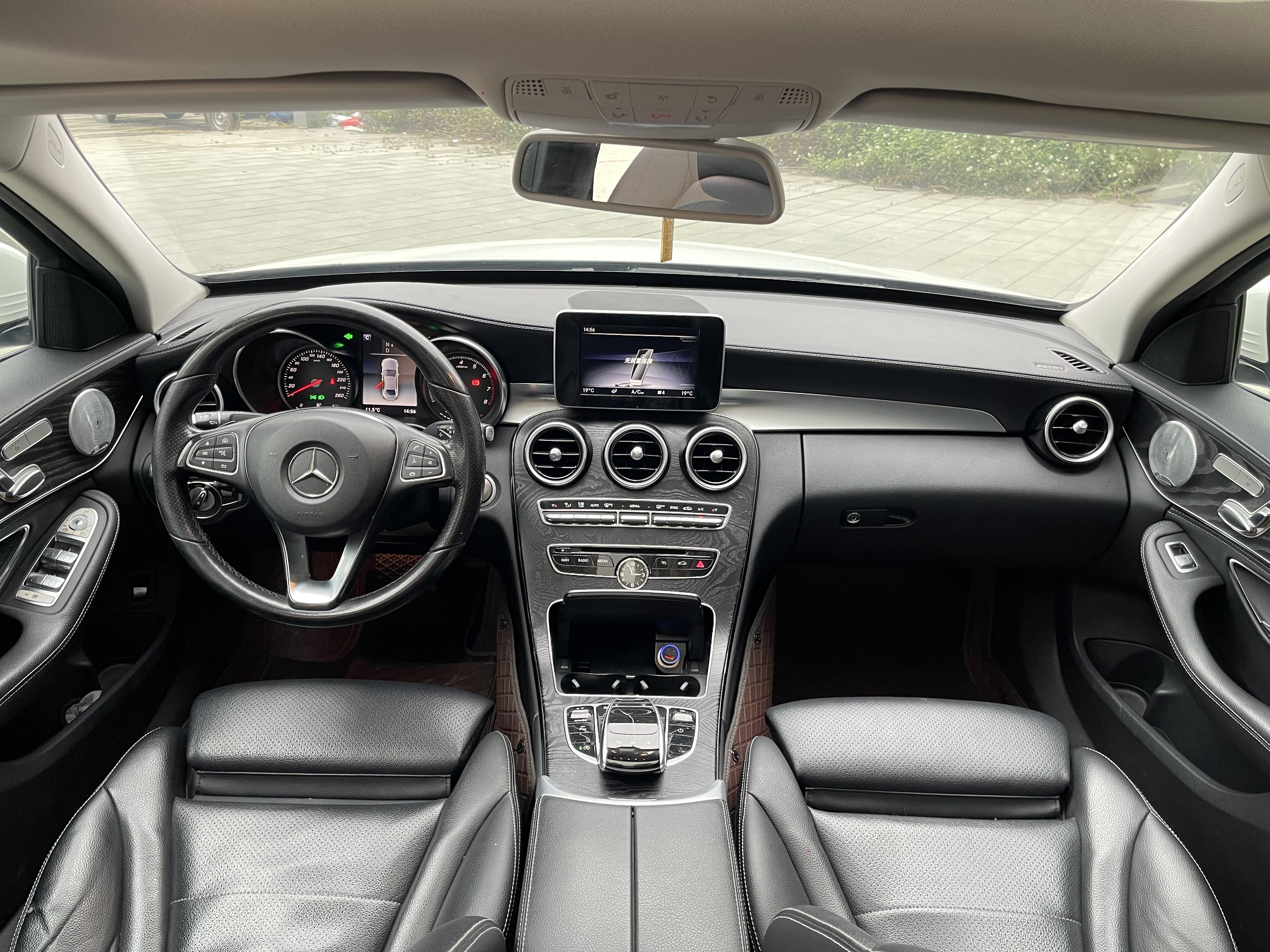 Mercedes-Benz C-Class 2018 thumb 9