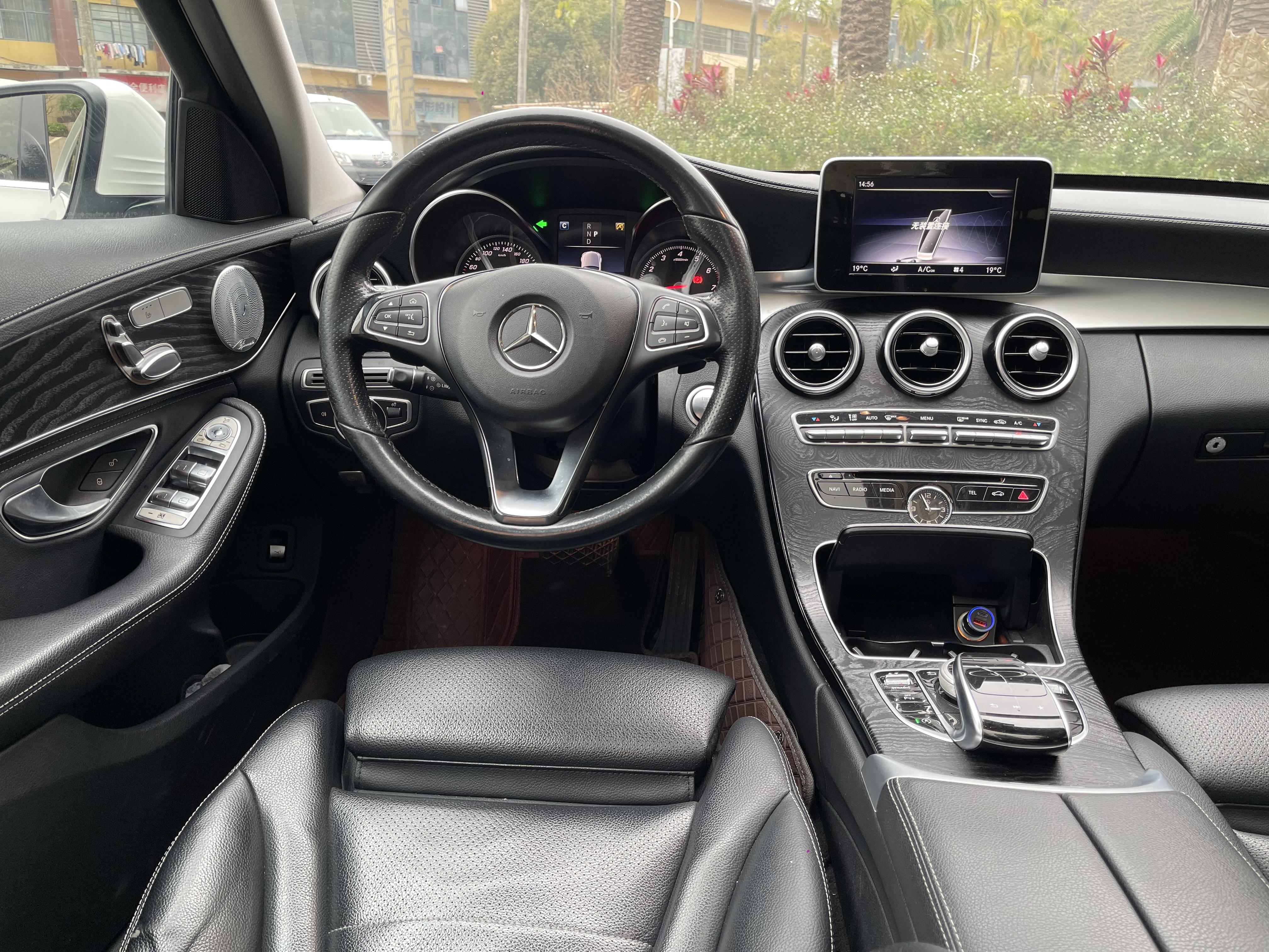 Mercedes-Benz C-Class 2018 thumb 10